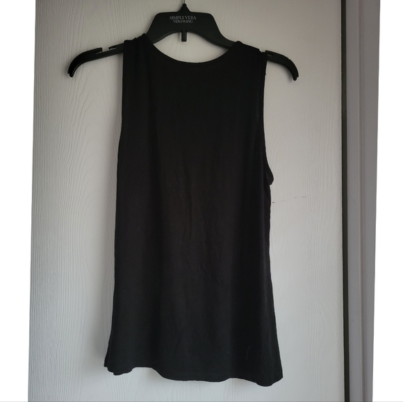 🟣 Black v-neck tank top - Picture 3 of 5